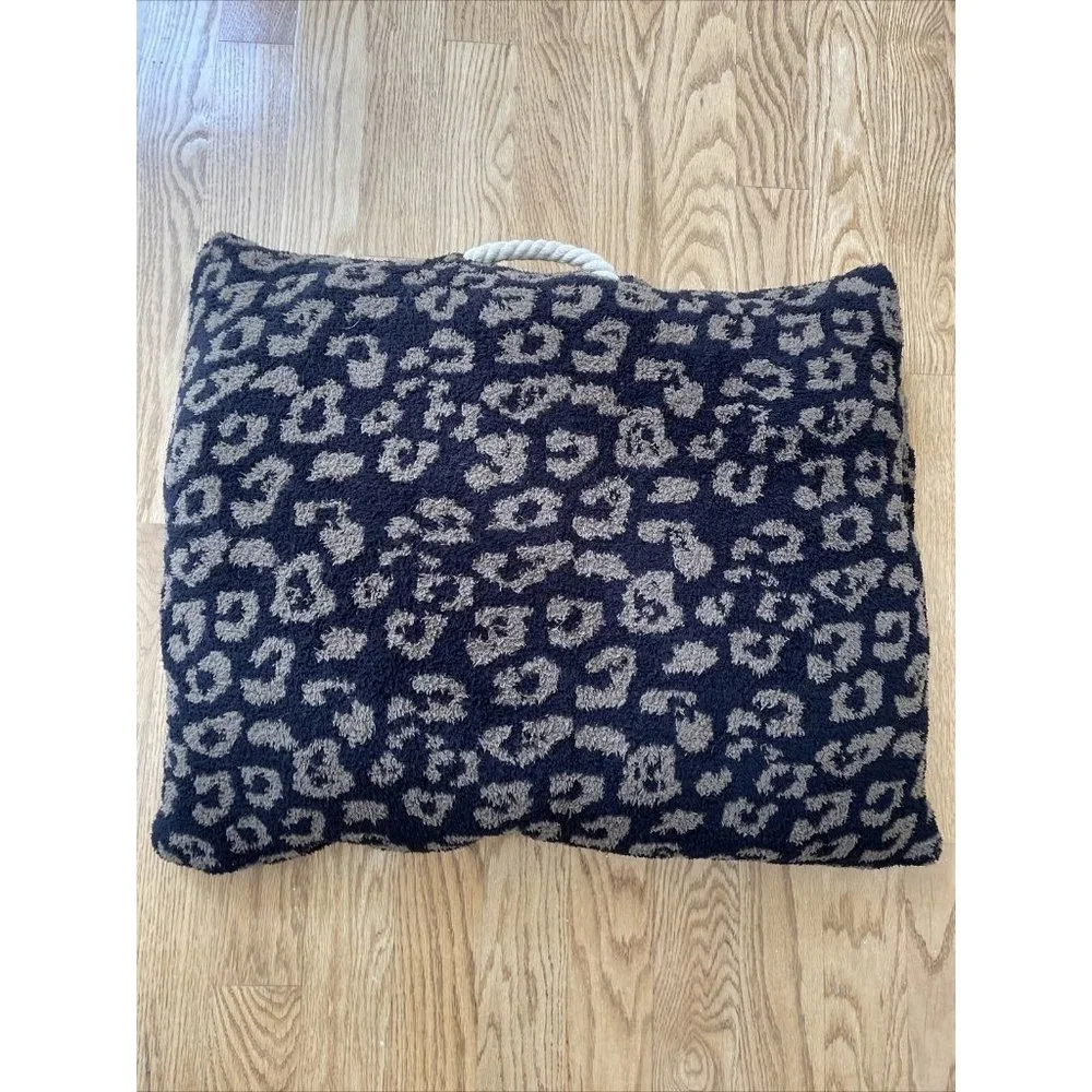 Barefoot Dreams Cozy Chic Pet Dog Bed Leopard Thyme and Black Size MEDIUM